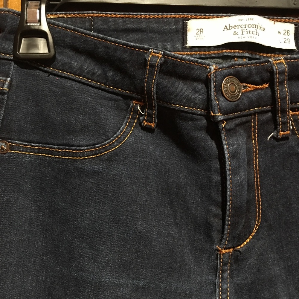 Abercrombie Jeans.